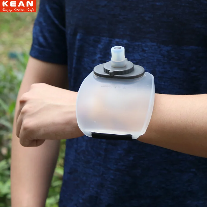 Sports Running Wrist Kettle 200ml Creative Gift Portable Outdoor Mountaineering Fitness