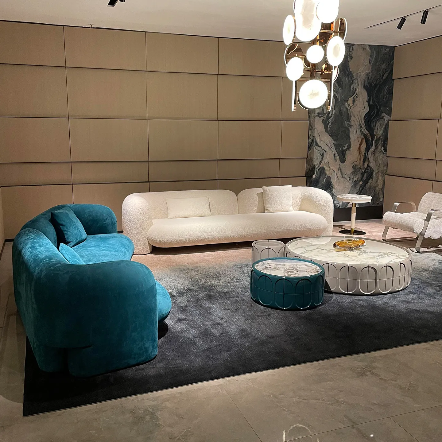 

* American-Style Light Luxury Fabric Sofa Lambswool Upholstery Sofa