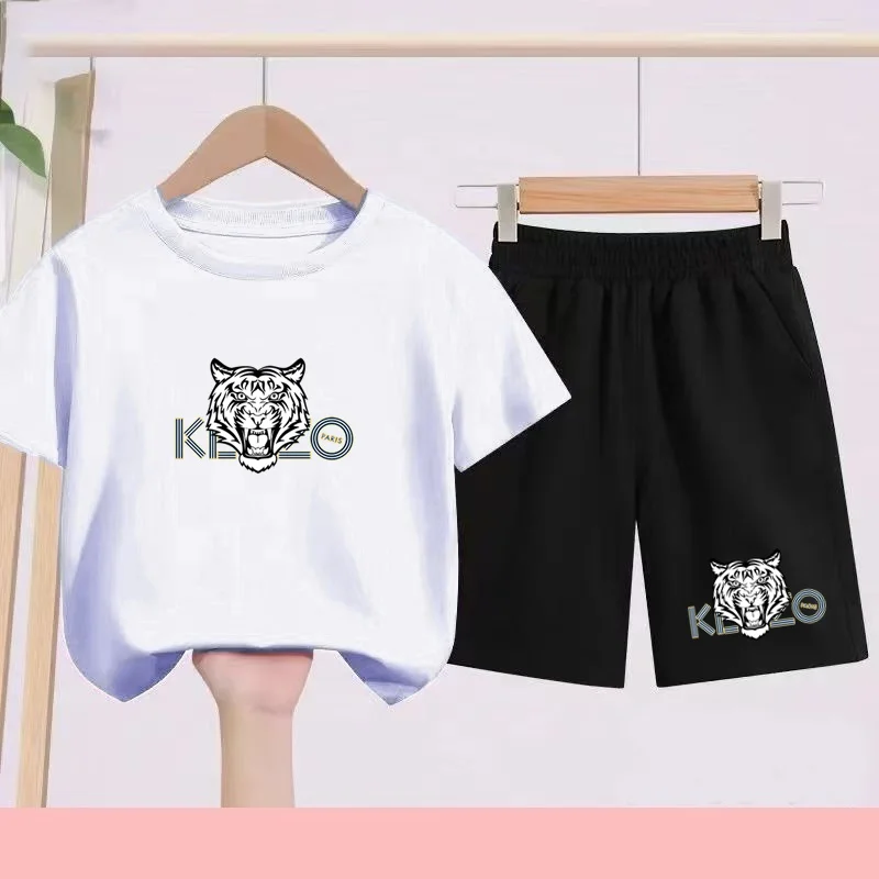 Children's Summer Black and White T-shirts Paired with Breathable and Quick-drying Sports Outfits - Suitable for Children3 to 13