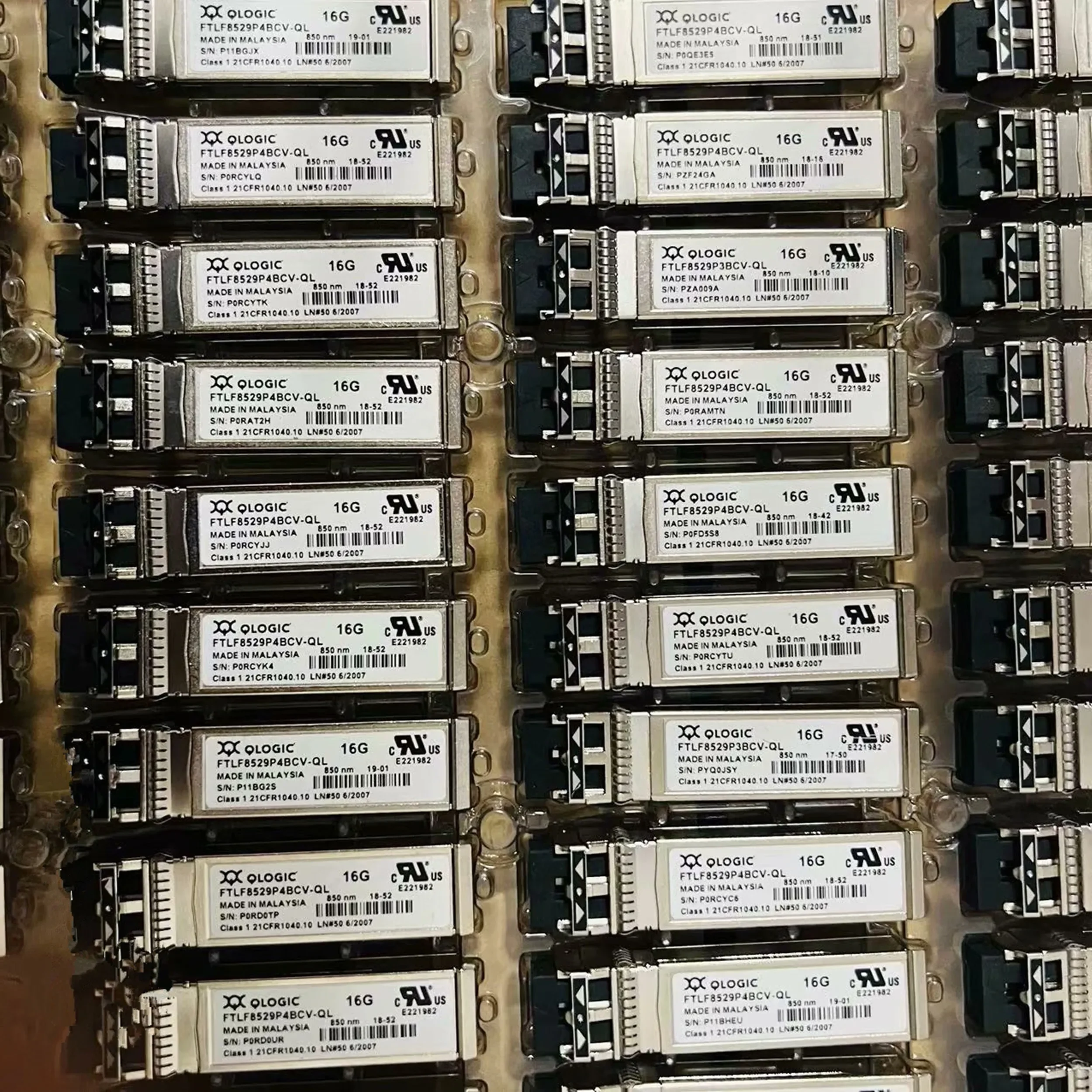 qlogic-16gb-ファイバーモジュール-ftlf8529p4bcv-ql-850nm-sfp-16g-qle2670-qle2672-qle2690-qle2692-16gb-チャネルカードモジュール-sfp-qle2962-hba