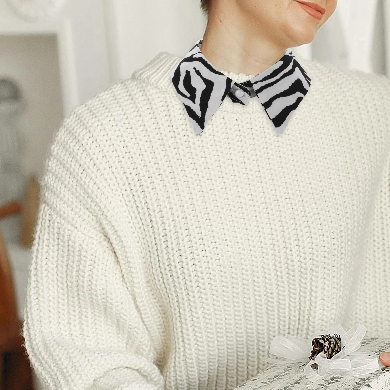 

Zebra Print Fake Collar Stylish Detachable Pointed Stand Collar Women Girls Lightweight Chiffon Material Accessory