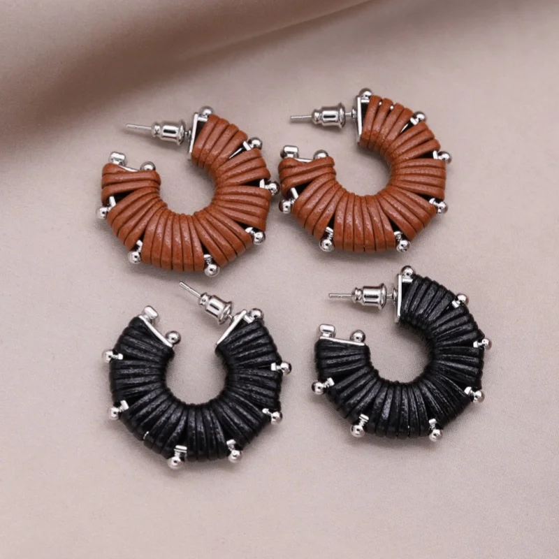Korean new fashion jewelry silver plated round leather wrapped in autumn and winter earrings elegant women's daily accessories