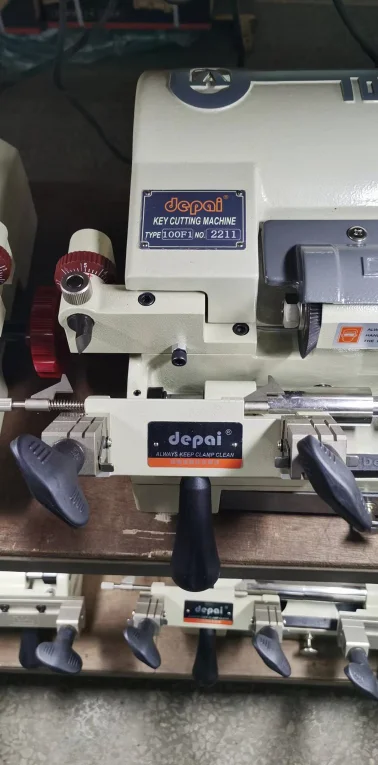 100F1 Original Key Cutting And Duplicating Machine Metal Locksmith Tool Perfect For Professional Locksmith Supplies