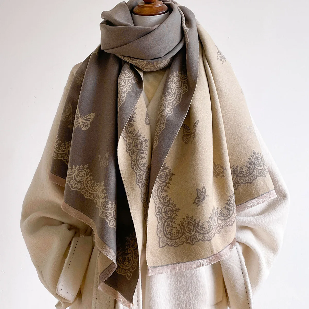Winter Warm Cashmere Feel Scarf Women Retro Border Butterfly Print Fringed Shawl Wrap Thick Soft Reversible Design For Daily