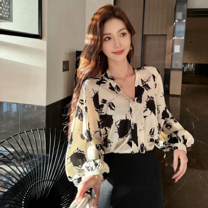 Women Autumn Fashion Temperament Loose Printing V-neck Long Sleeve Chiffon Shirts Women Clothes Simplicity All-match Trend Tops