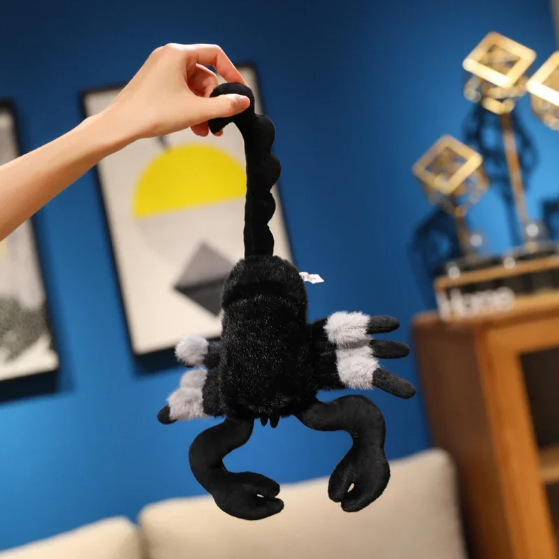Simpatico peluche scorpione Ciondolo in peluche scorpione realistico Morbido giocattolo strisciante Regalo per appassionati di avventure Decorazioni di Halloween