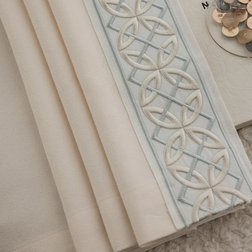 Rideaux élégants en coton et lin avec plis pincés et effet mémoire, bordure brodée, idéaux pour les salons chics – 2 panneaux
