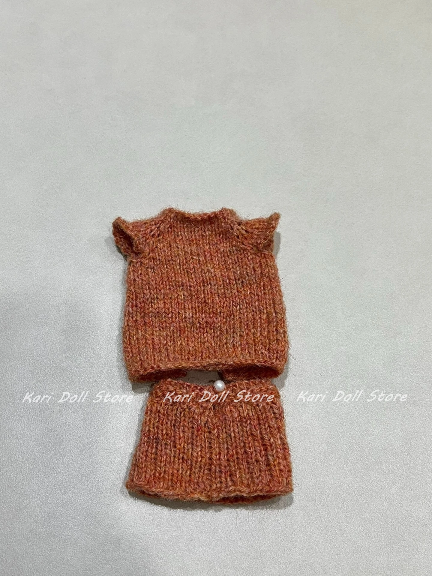 

Комплект одежды для куклы Kari 2026: абрикосовый вязаный вручную топ с разрезом и юбка для куклы Landazz Landoudou