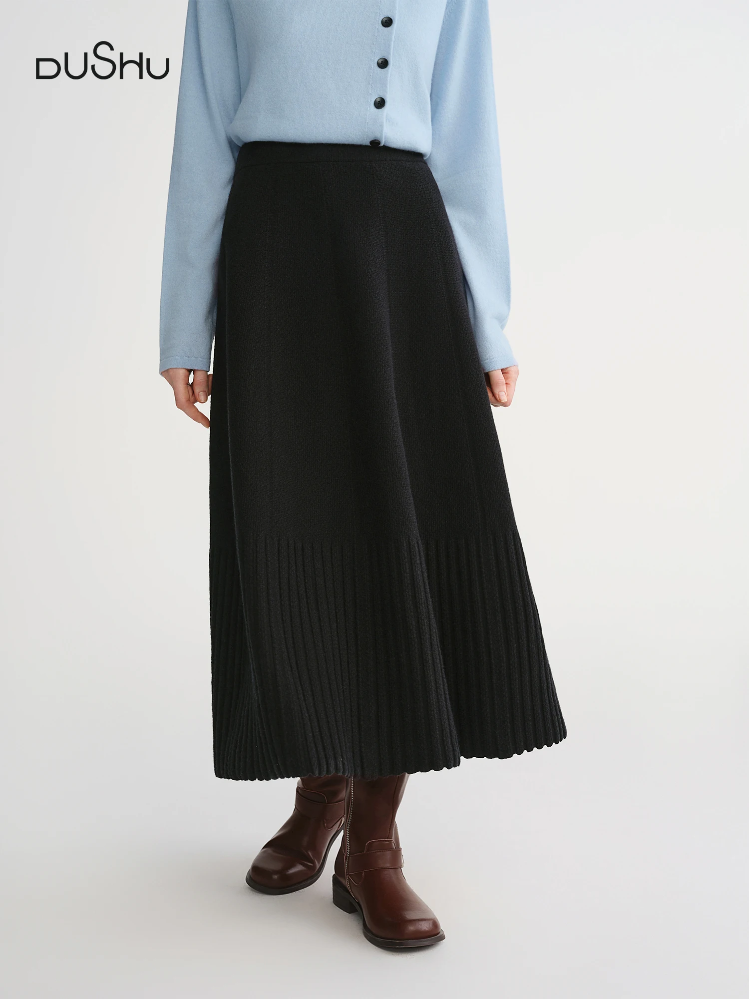 

DUSHU Plus Size Women's Organ Skirt: Elegant Black High-Waisted Pleated A-Line Umbrella Skirt for Winter 2025 New Arrival Skirts