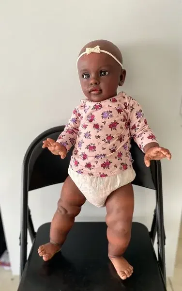 SINO-BB Fornecimento limitado personalizado 28 polegadas Reborn Baby Pippa African Girl Boneca já finalizada com vestido diferente