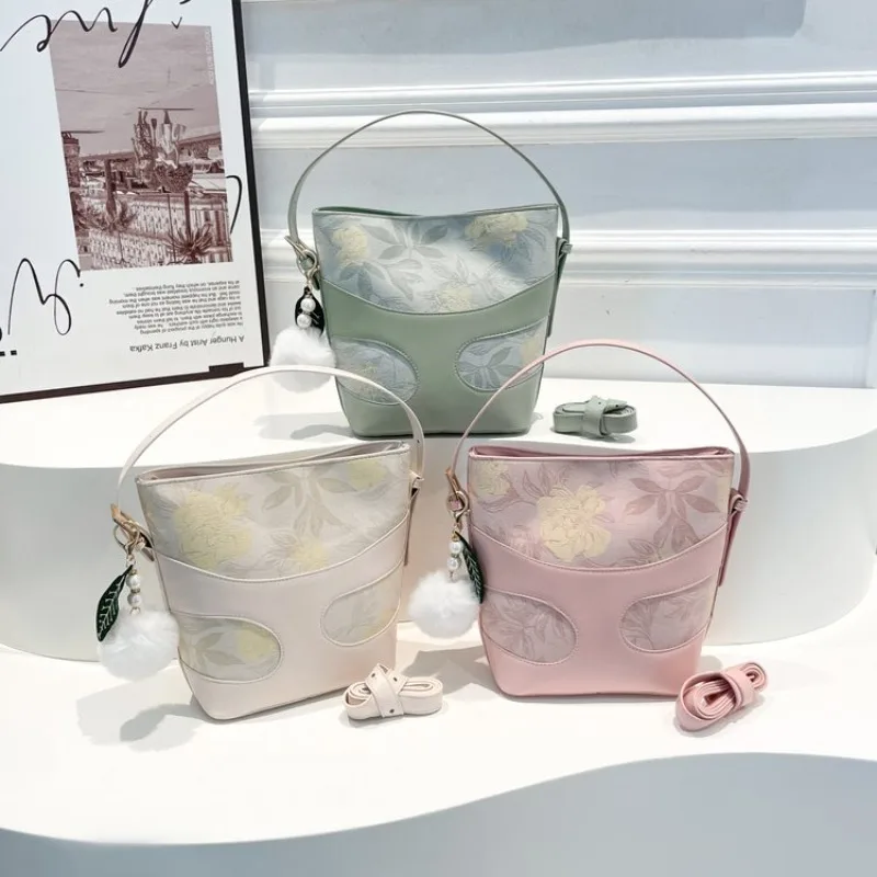 

Trendy Unique Leisure Crossbody Handbag With Simple Design And Large Capacity Easily Functions As A Women's Diaper Bag
