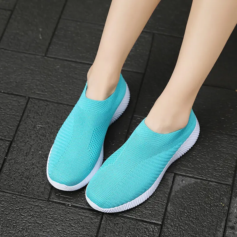 Women Casual  Walking Shoes Lightweight Breathable Mother Foowears Slip-on Female Sock Shoes Thick Bottom Increasing Height