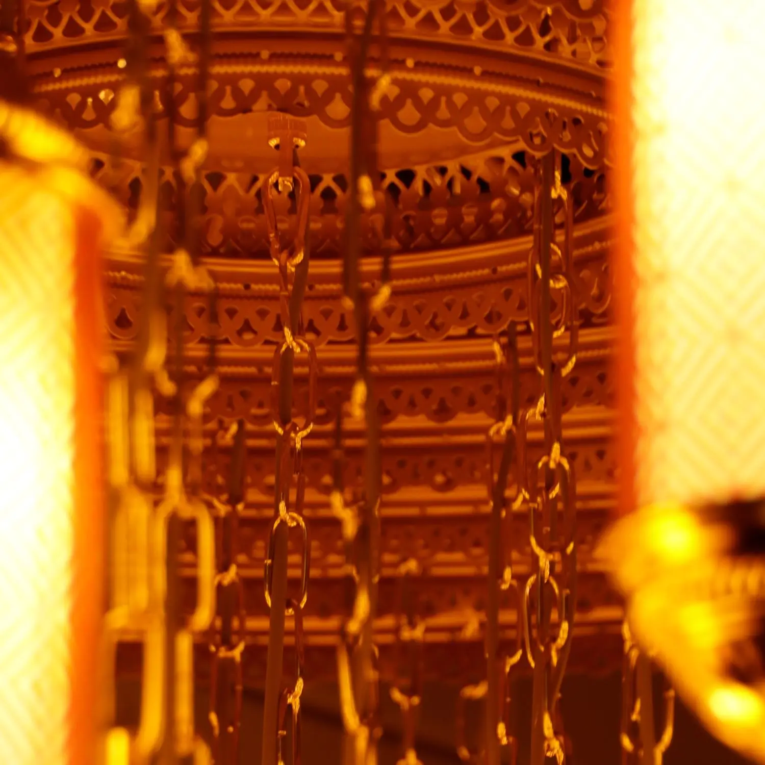 New oversized hotel lobby chandelier restaurant B & B Buddhist hall Gypsy star banquet hall retro exotic decoration