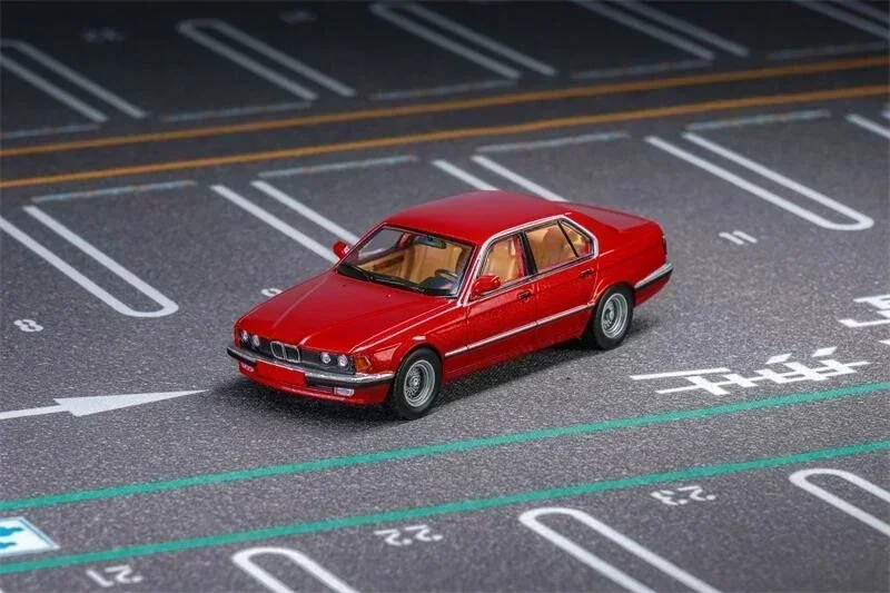 DCM 1:64 E32 7/5-Series Sedan white /Red /Black limited500  Diecast Model Car