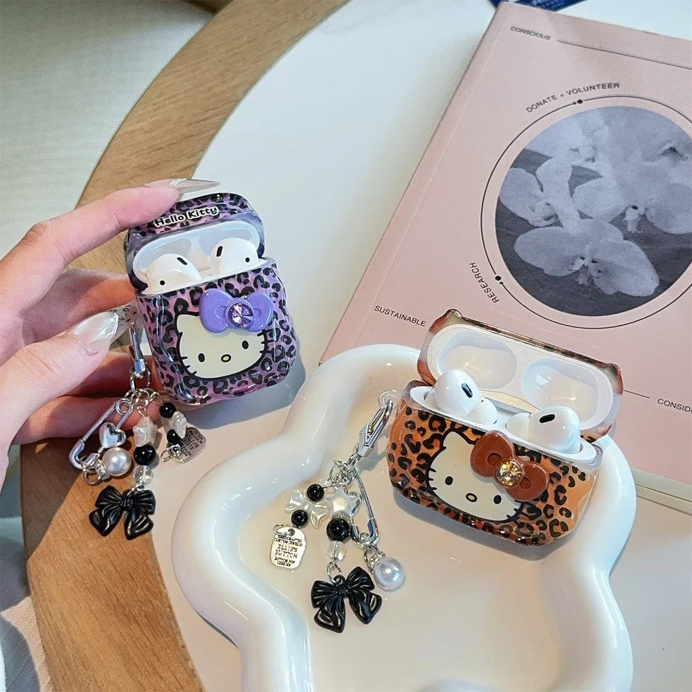 3D süße Sanrio Hello Kitty Leopardenmuster Schleife Kopfhörerhülle für Airpods 4 2 3 1 Pro 2, kabellose Bluetooth-Headset-Schutzhülle