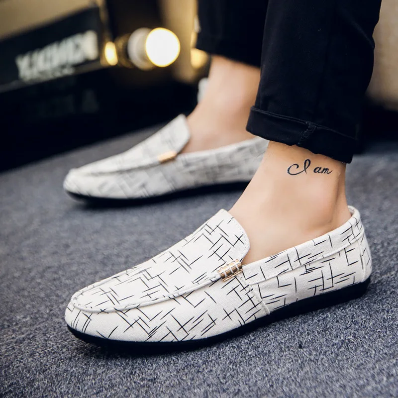 Brand Fashion Summer Style Soft Moccasins Men Loafers High Quality Leather Shoes Men Flats Shoes Casual Gommino Driving Shoes