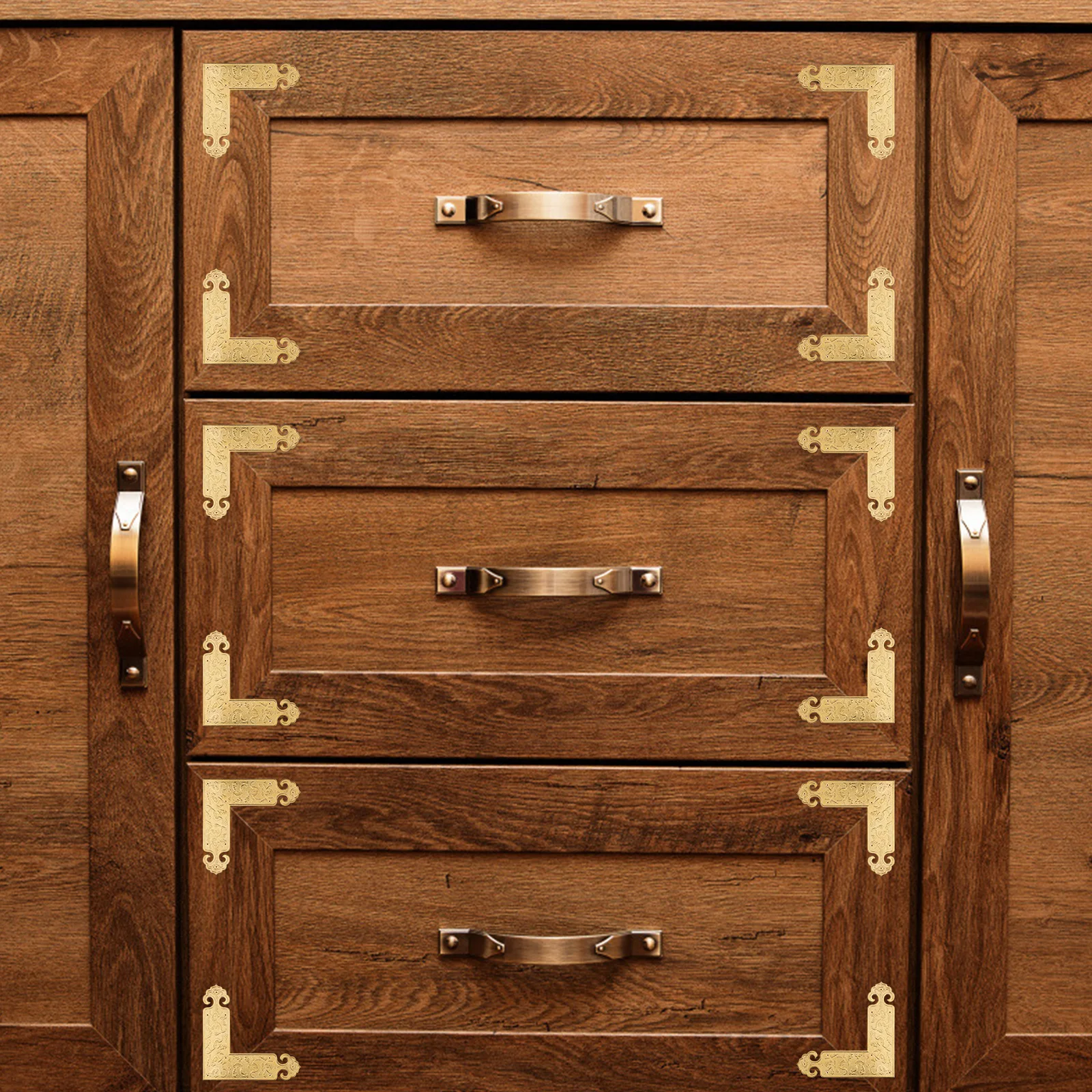 

2Pcs Brass Decorative L Corner Guards Retro Furniture Corner Protectors Sturdy Protection for Chairs Tables Jewelry Boxes