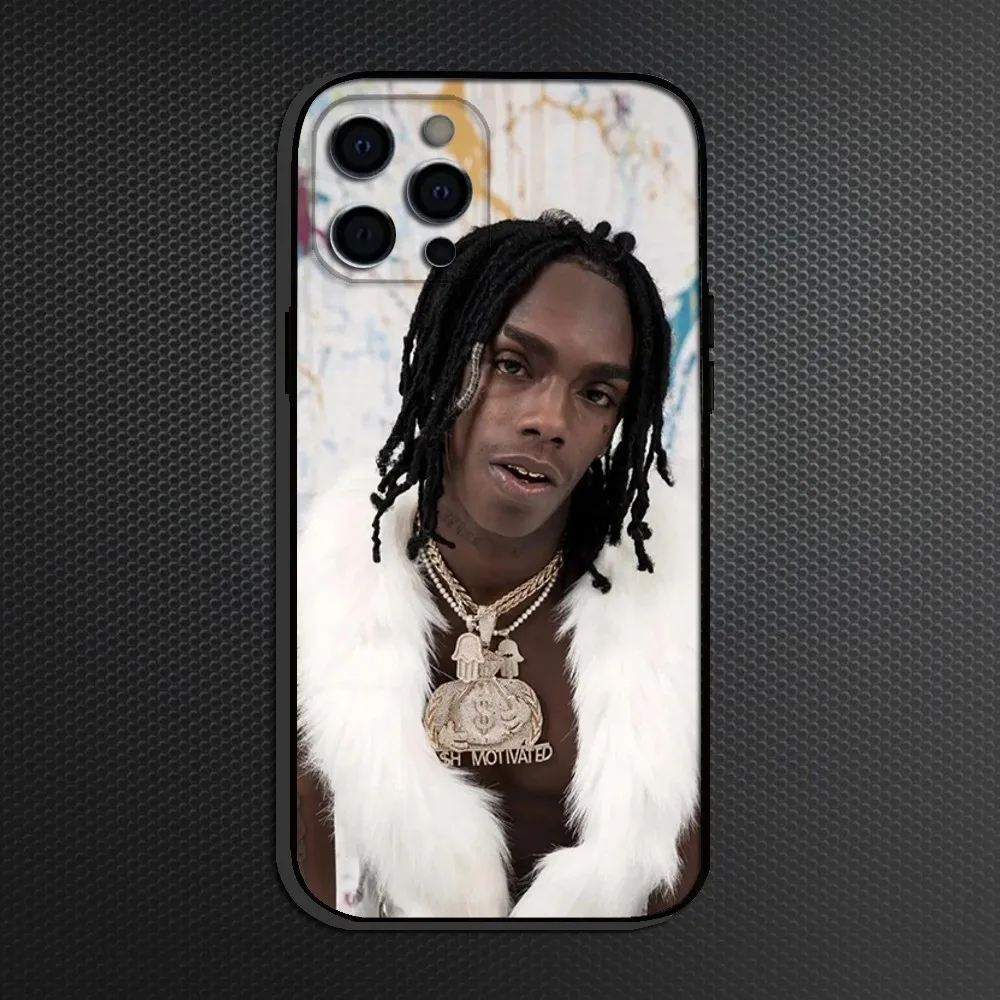 حافظة هاتف YNW Melly Rapper لهاتف iPhone 16,15,14,13,12,11 Plus, Pro Max، غطاء أسود من السيليكون الناعم