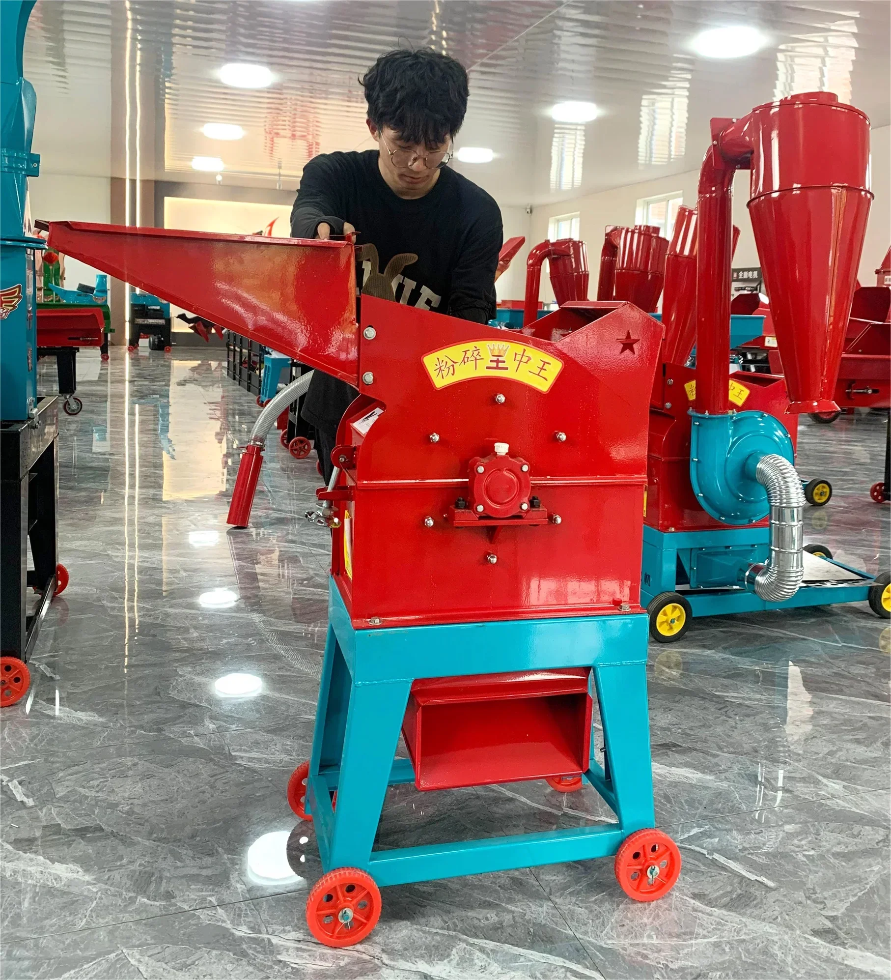 Livestock feed processing animal feed hammer mill grinder crusher maize corn grain crusher milling chopper machine 800 kg/h