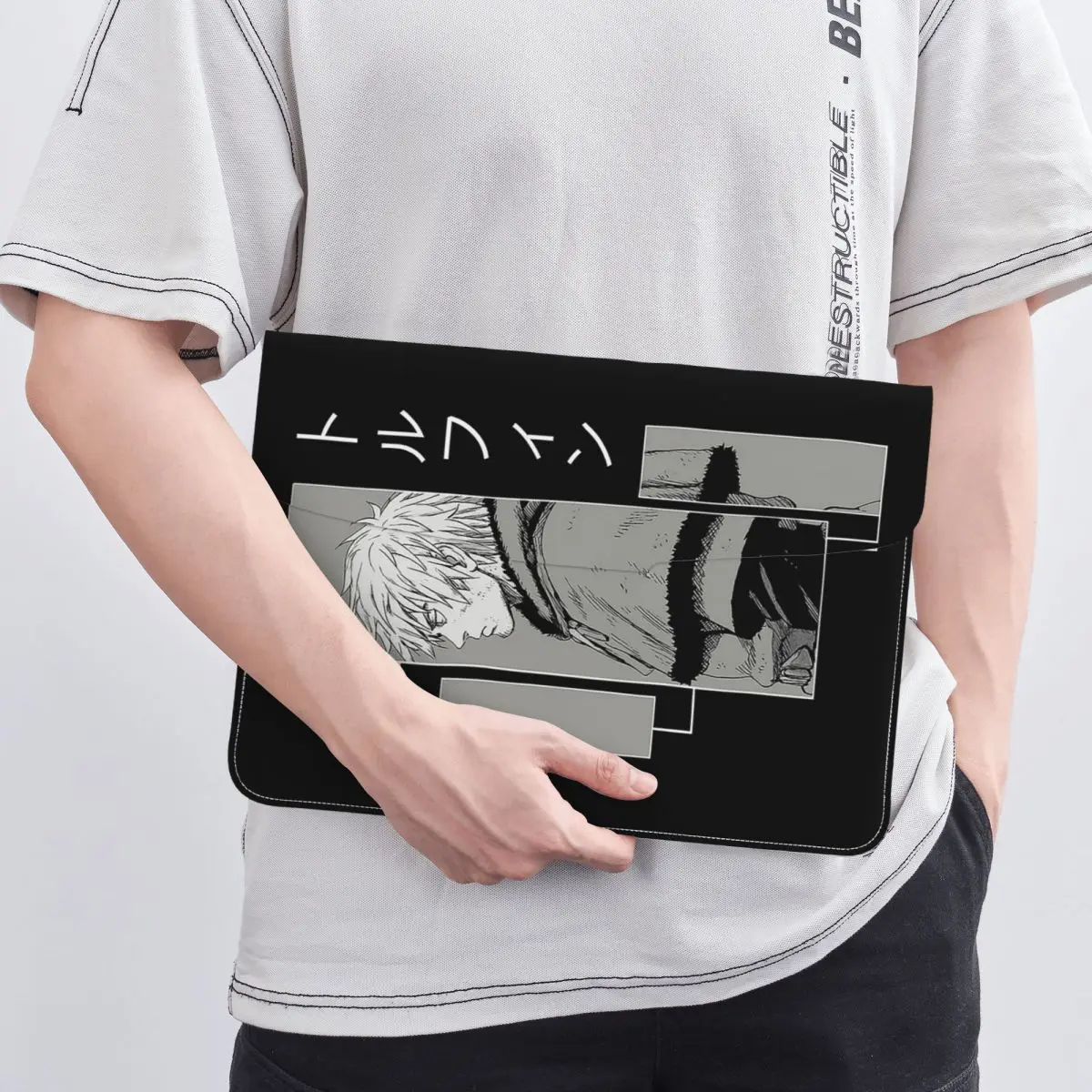 capa-horizontal-para-portatil-em-couro-sintetico-com-design-inspirado-na-serie-de-anime-vinland-saga-resistente-a-impactos-com-forro-macio-para-notebooks-de-13-polegadas