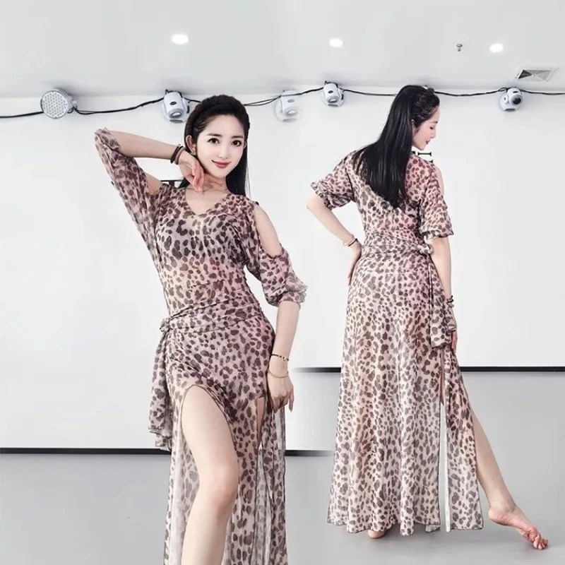 

Индивидуальный костюм для танца живота, тренировочный наряд, костюм для восточного танца, легкий кофейный сетчатый халат с леопардовым принтом, элегантное платье, 2 цвета