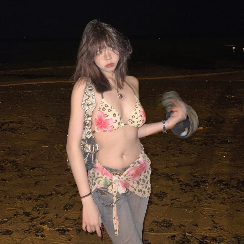 

Новый ретро-купальник в американском стиле с леопардовым принтом — комплект из 3 предметов: раздельный купальник с юбкой, сексуальный купальник в стиле Y2K для пляжного отдыха