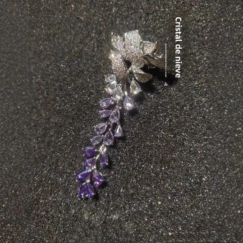 Elegante Broche de Flor de Glicinia Morada, Adornado con Diamantes de Lujo, Borla Larga y Estilosa, Accesorio de Moda de Alto...