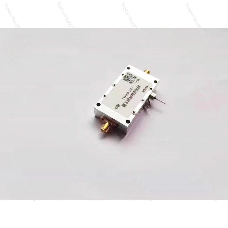 0.5-6 GHz low noise amplifier, receive C-band low noise amplifier, improve sensitivity