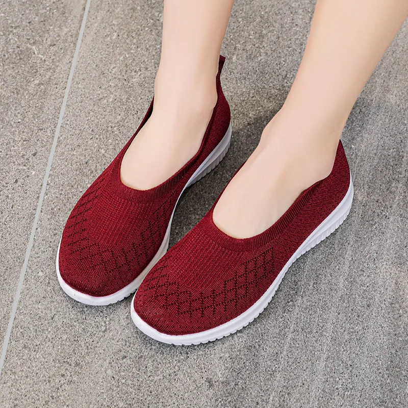 Women Sports Shoes Slip in Water Play Shoes Breathable Running Lightweight Mesh Anti Slip Fitness Shoes Suitable Fitness Wear