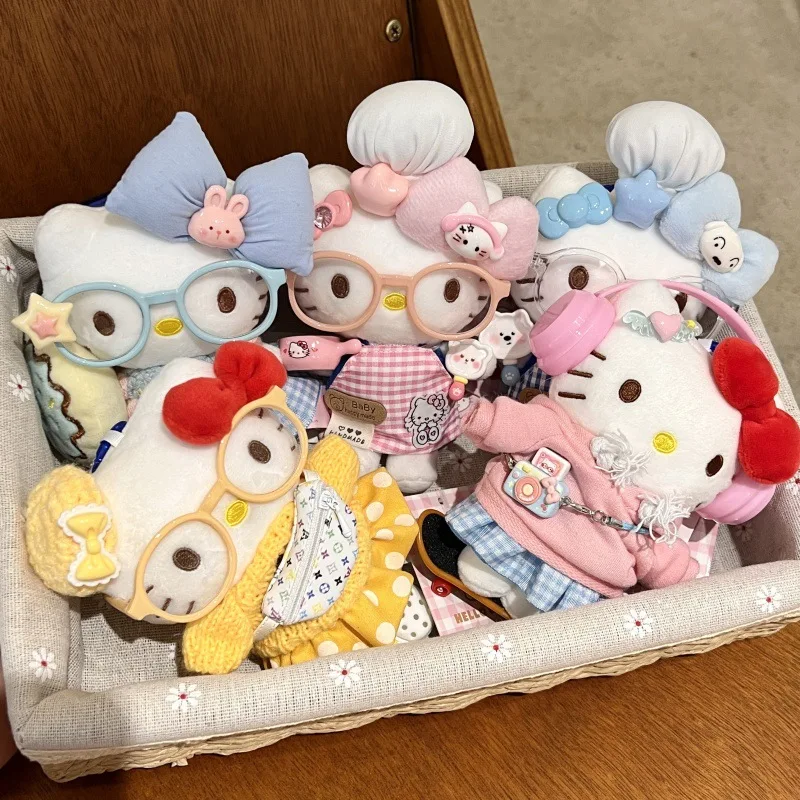 

Плюшевый брелок Hello Kitty: милая мультяшная мягкая игрушка КТ в костюме повара (шапка, очки, фартук) — подвеска-шарм для сумки, подарок для девочек