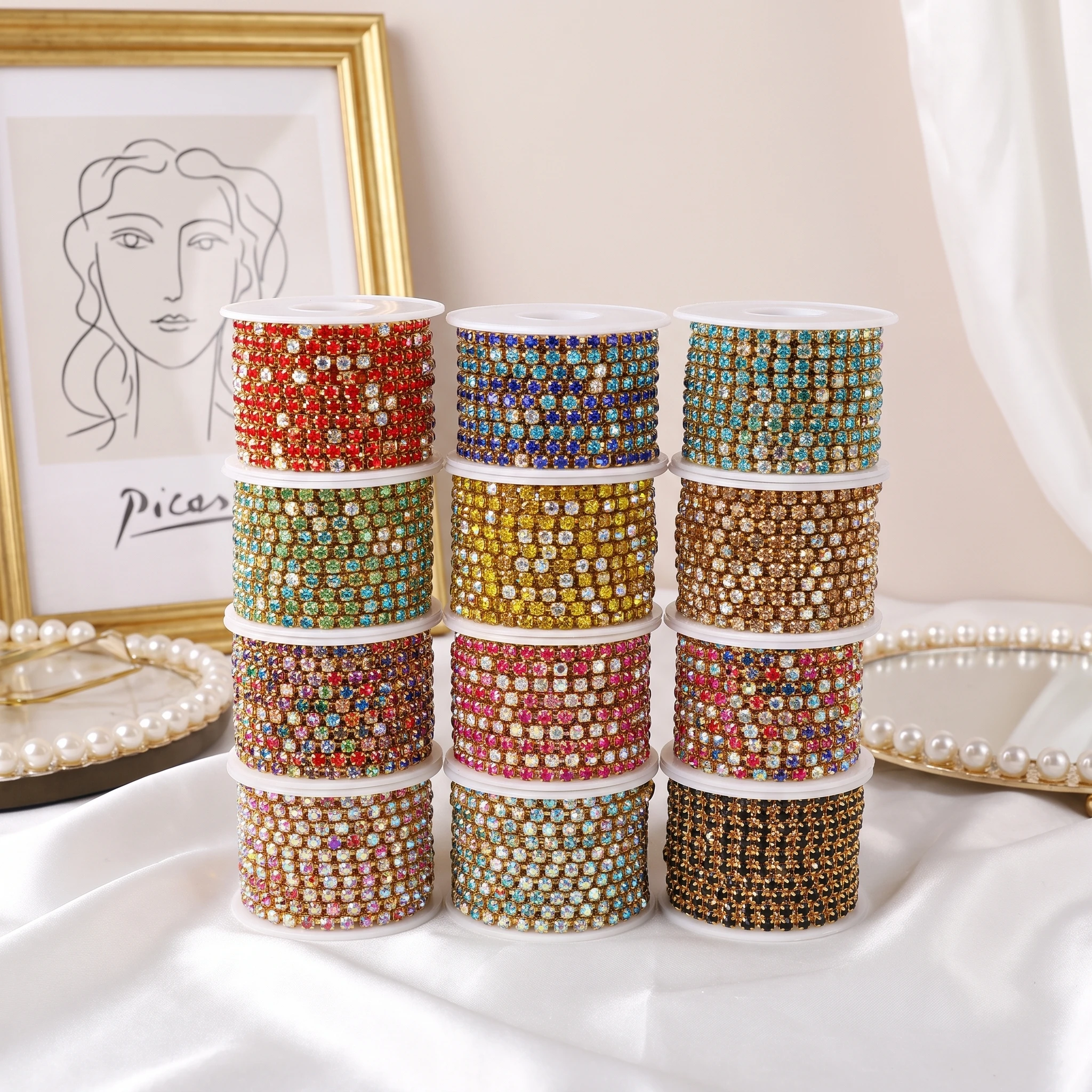 Goldfarbene Metallkralle, hochdichte Strass-Kettenborte, AB-Farben-Mix, SS6-SS12/2mm-3mm, zum Aufnähen oder Kleben für Kleidungsdekoration. – Detail 4