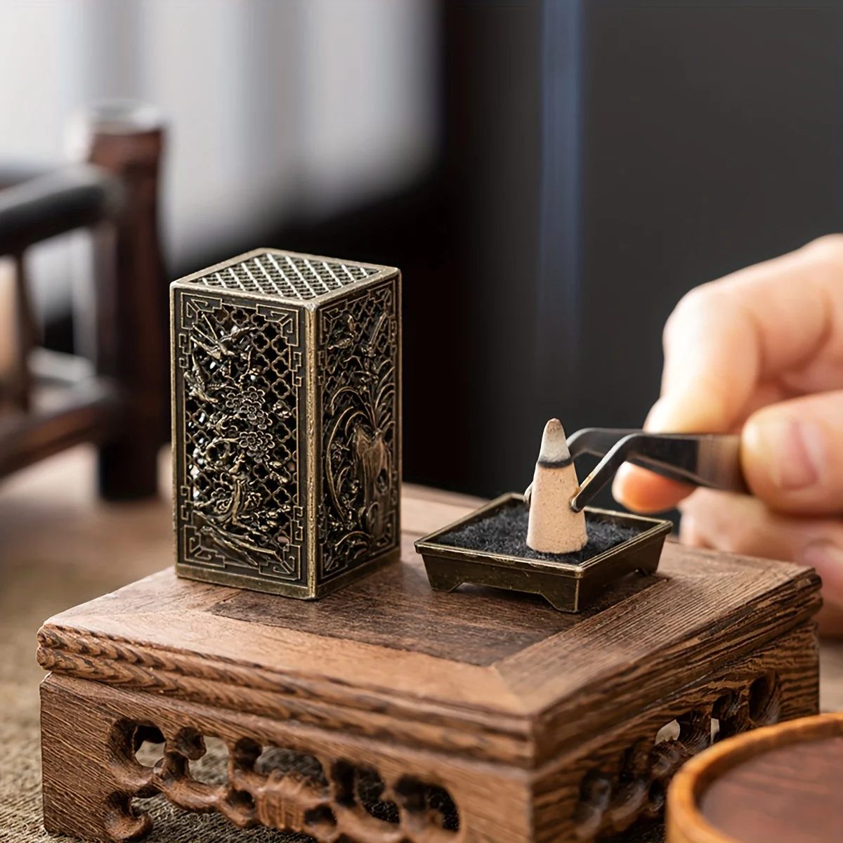 Square Vertical Incense Burner Small Xiangyun Alloy Incense Holder Indoor Aromatherapy Home Ornament Chinese Plum Inense Burners