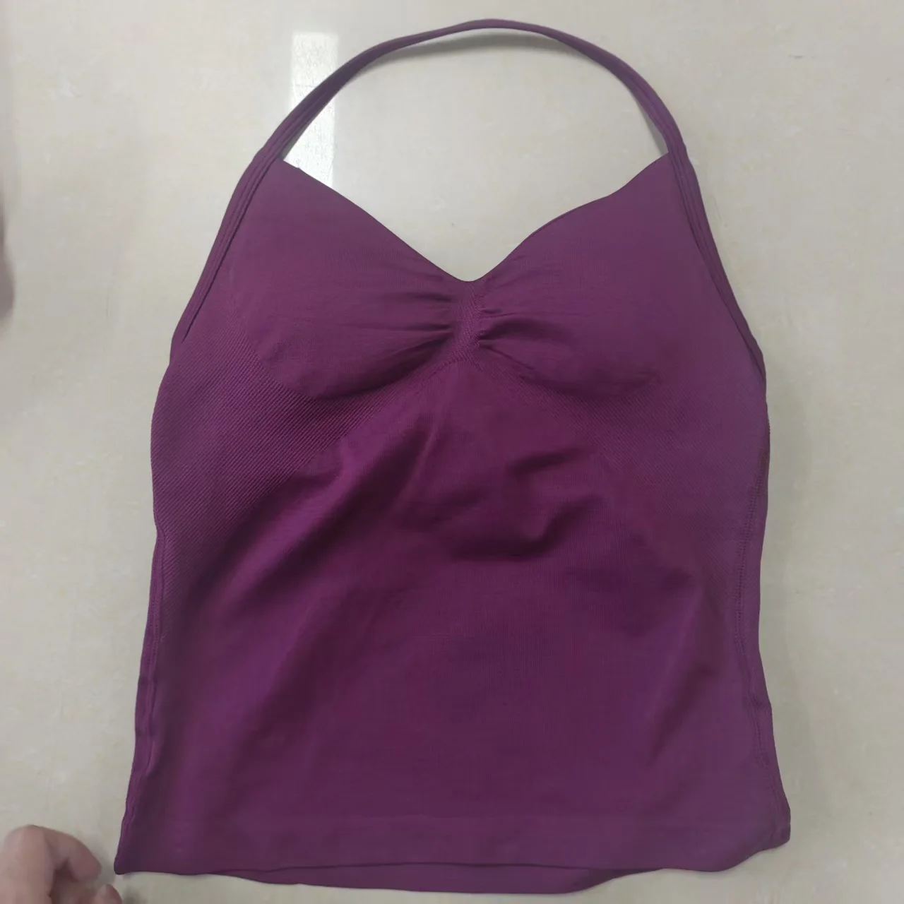 المرأة الخطوط الطويلة Strappy عارية الذراعين الصالة الرياضية الأعلى Scrunch تجريب مفتوح الظهر الصدرية تانك الأعلى مع وسادة الثدي لتشغيل قميص يوجا