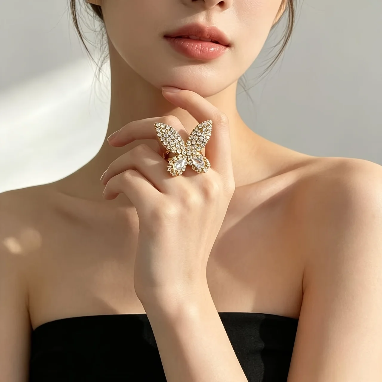 European and American fashion-inspired butterfly-shaped adjustable ring, elegant and grand, perfect for wear at banquets and par