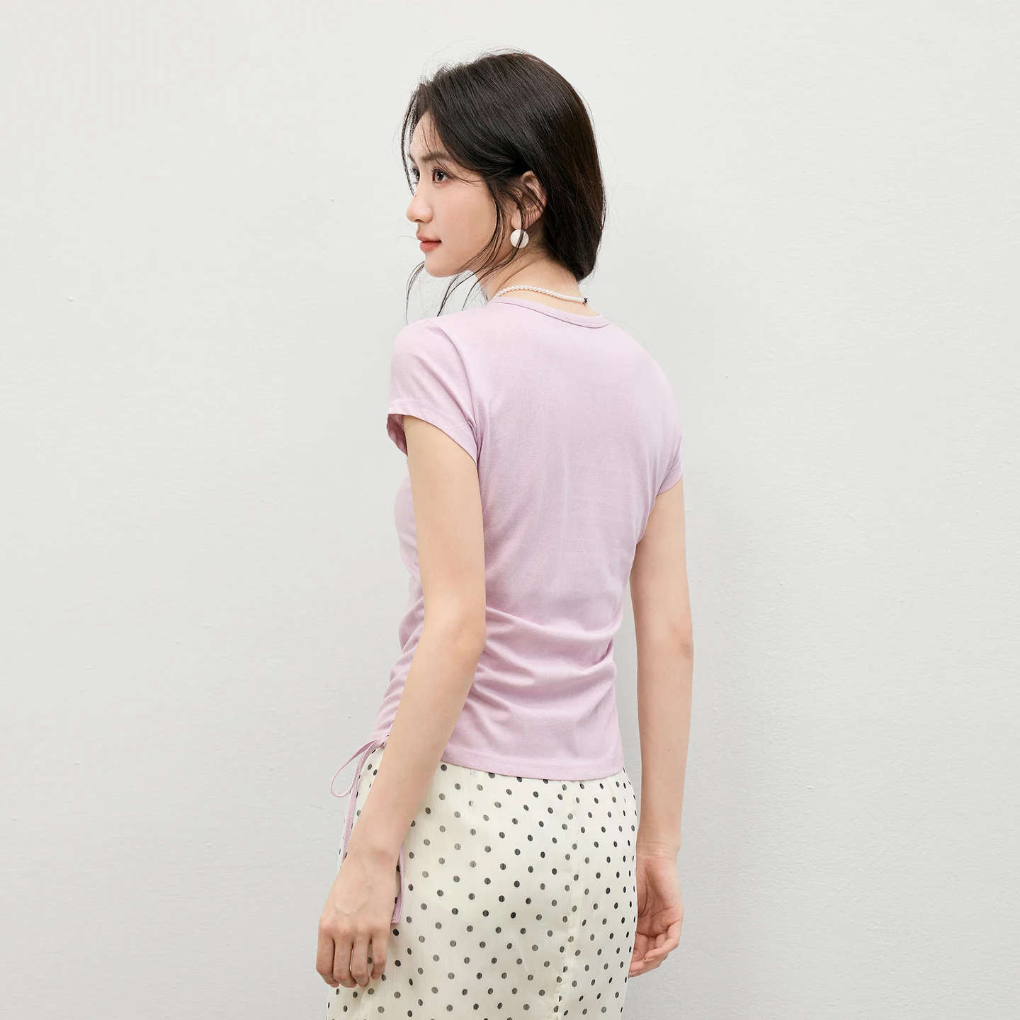 SENTUBILA Women's Minimalist Slim T-Shirt 2026 Summer New Crew Neck Adjustable Ruched Drawstring Casual Commute Top 162TA5365