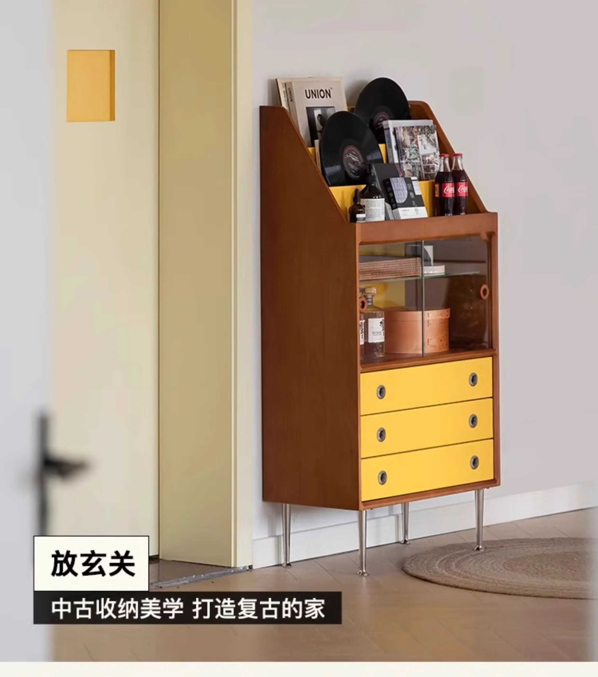 

Тумба-шкаф для гостиной TT из массива дерева для ТВ и хранения вещей