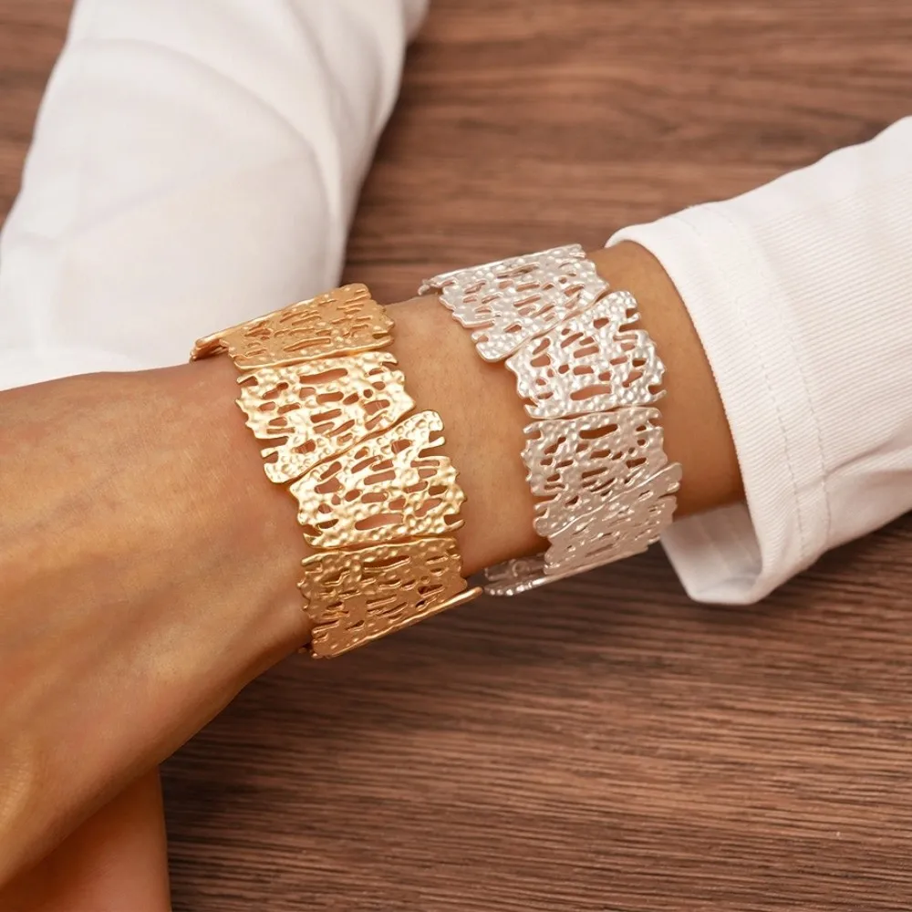 Brazalete ancho de Metal de aleación hueca, estilo europeo americano, diseño minoritario, pulsera exagerada, accesorios de joyería de flores