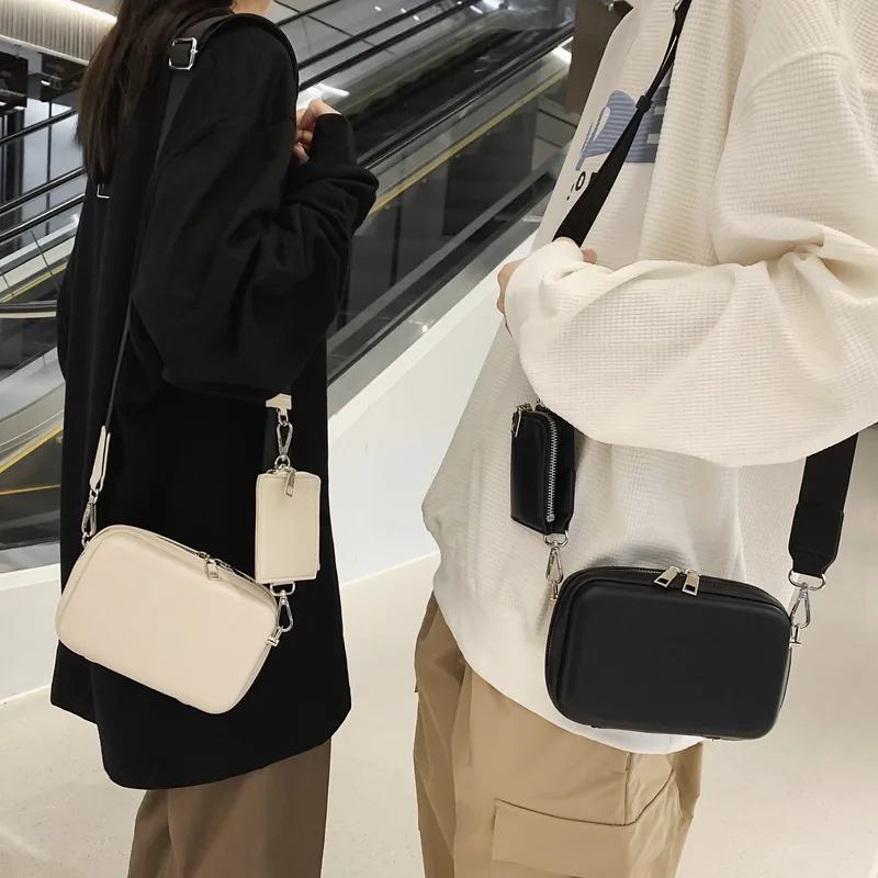 Man's Crossbody Bag New Small Square Bag Trendy Fashion Wide Shoulder Strap Retro One Shoulder Messenger Mobile Phone Bag 2026