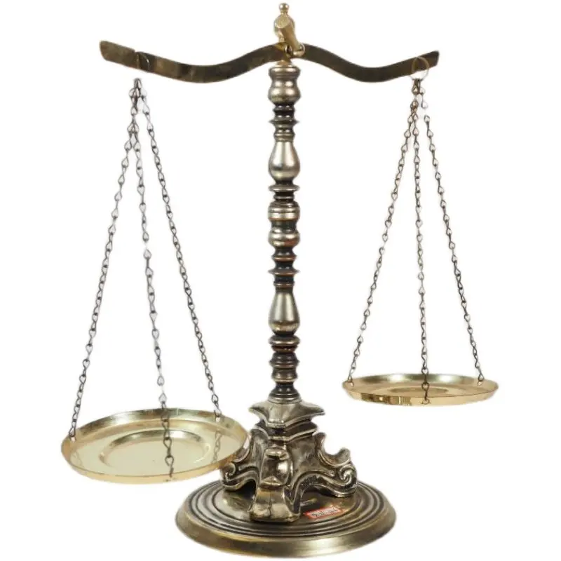 Western antique antique old-fashioned metal balance scale retro classical ornament European old object study living room bedroom