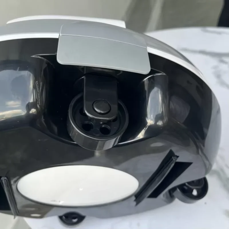 Wholesale Quick Cleaning Wireless Pool Vacuum Cleaner Dirt Suction Durable Automatic Swimming Pool Robot Cleaner For Water Park