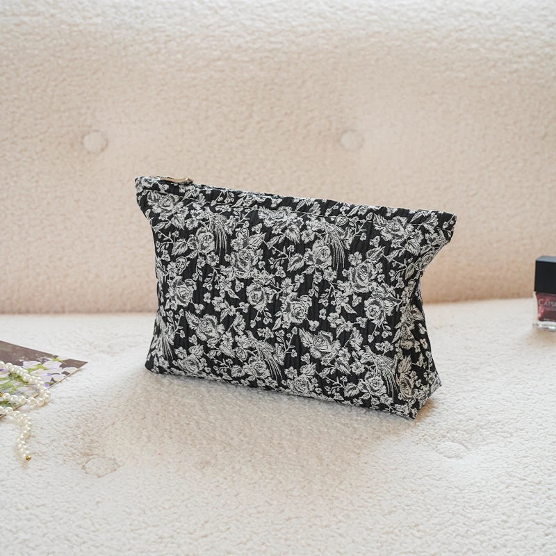Flowers, large capacity women's makeup bag, portable cosmetics, change storage bag, travel toiletry bag, commuter liner bag