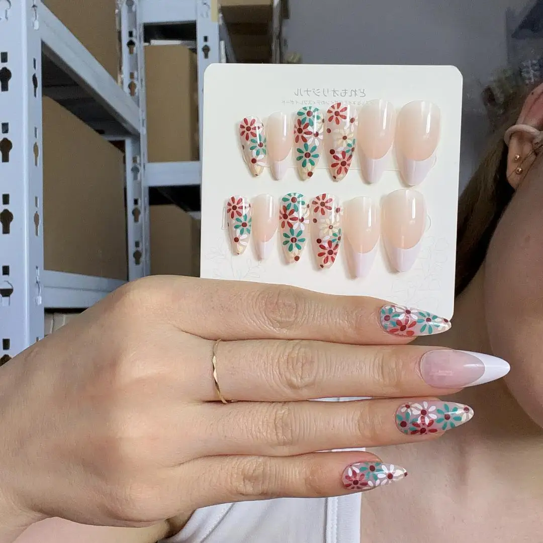 24Pcs/Box Summer White-Edged French Manicure Press on Nail Art Artificial Acrylic Almond False Nails Tips Wearing Fake Nails Set