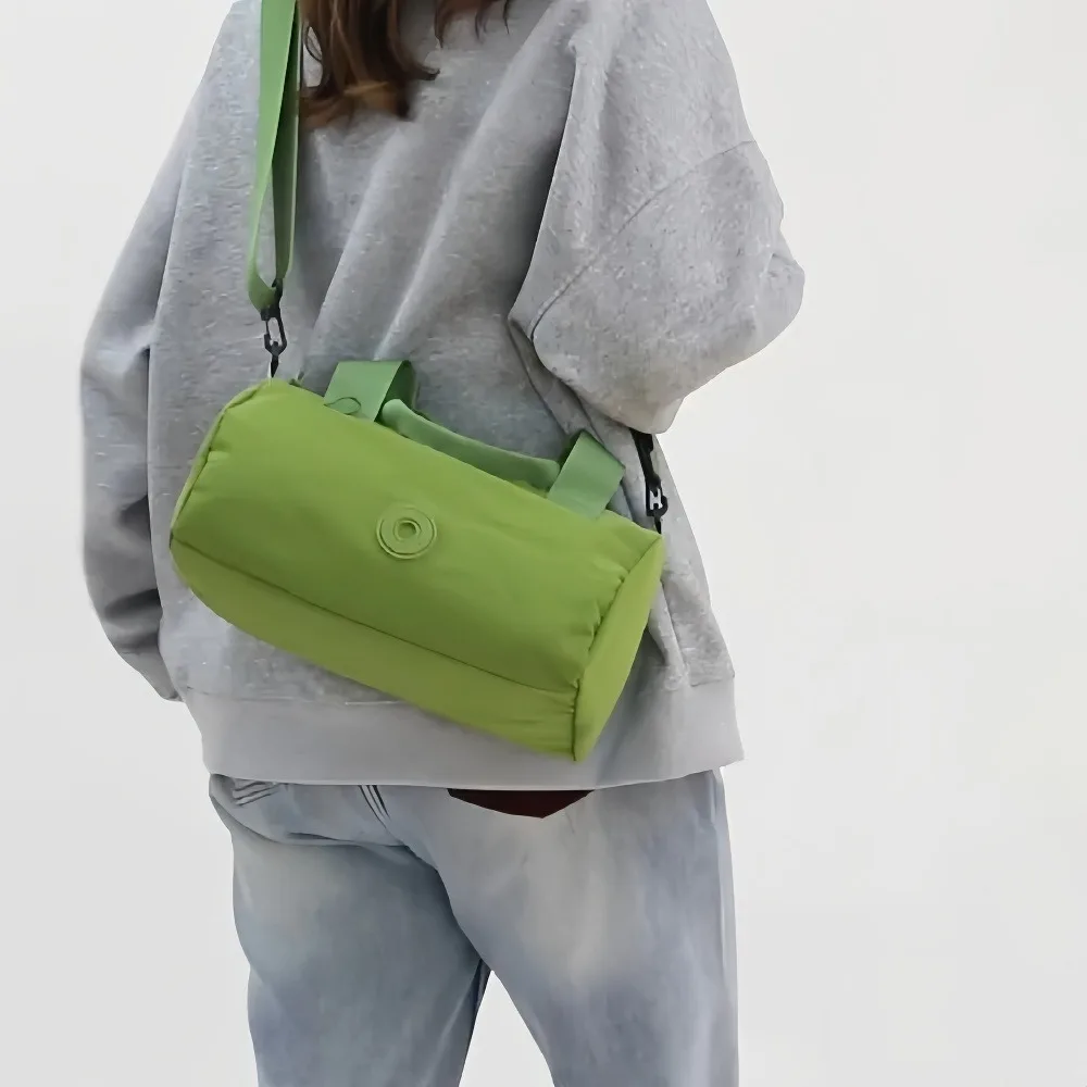 

Fitness bag, simple and versatile handbag, lightweight storage bag, large capacity shoulder bag, multifunctional travel bag.zwq