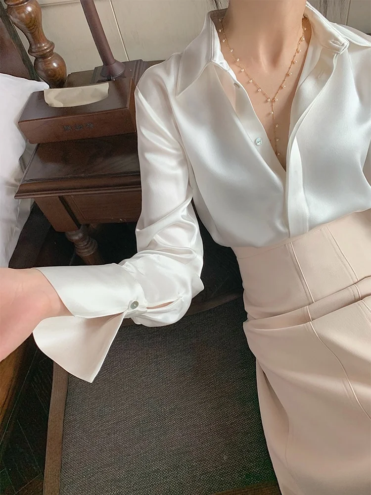 

Elegant White Silk Satin Shirt Women's Spring Autumn V-neck Layering Inner Wear Base Shirt Winter Straight Cut Long Sleeve