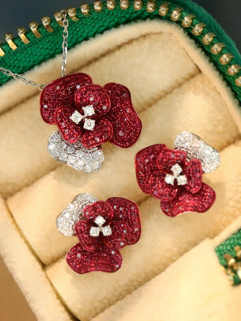 LUOWEND 100% 18K White Gold Necklace Luxury Flower Shape Shiny Diamond Natural Ruby Pendant Necklace for Women Fine Jewelry view 3