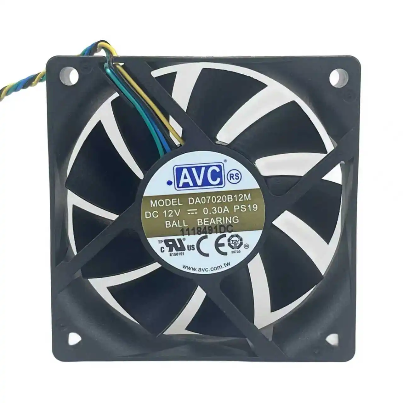 

70-мм бесшумный вентилятор для процессора AVC DA07020B12M, 12В DC, 4-проводной PWM, с двойным шарикоподшипником, 70x70x20 мм, 4-контактный