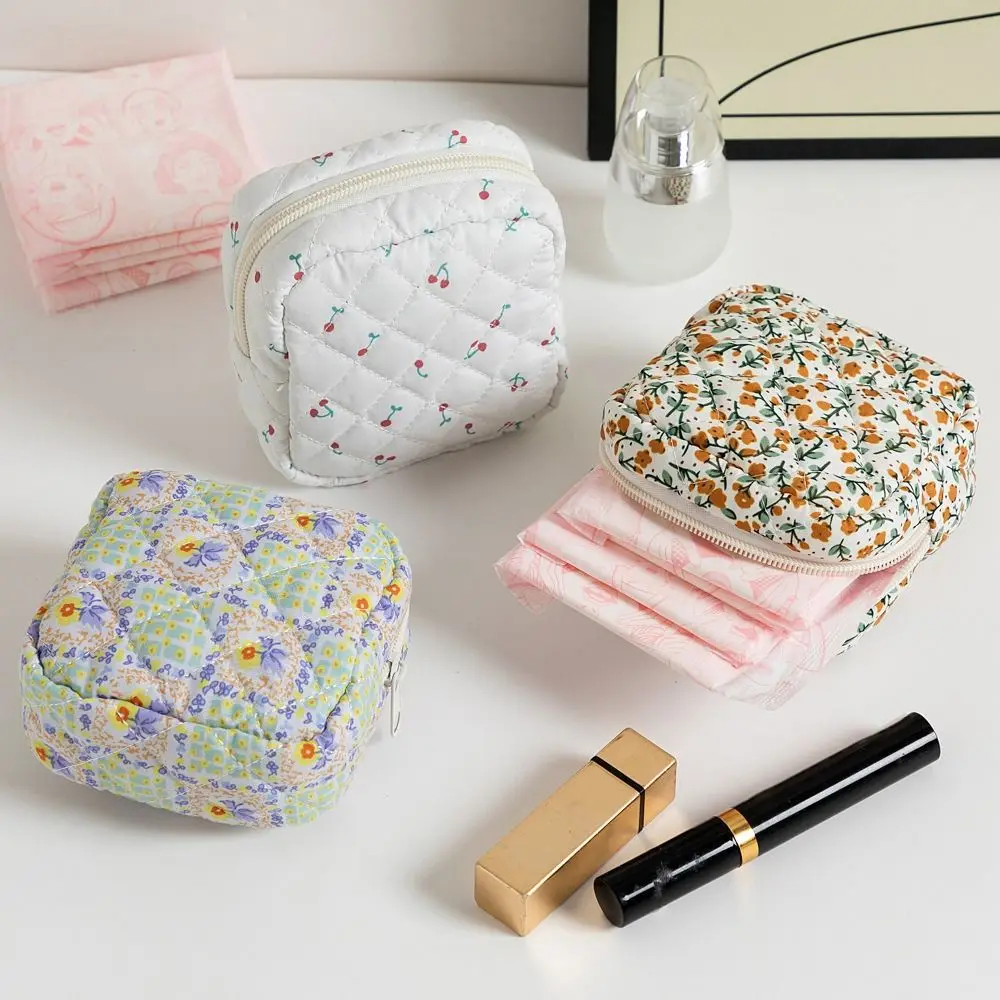 Bolsas de maquillaje coreanas a la moda, bolsa de cosméticos para mujer, monedero bonito, tela de dibujos animados, bolsa de lápiz labial para llaves, bolsa de almacenamiento de pañuelos sanitarios