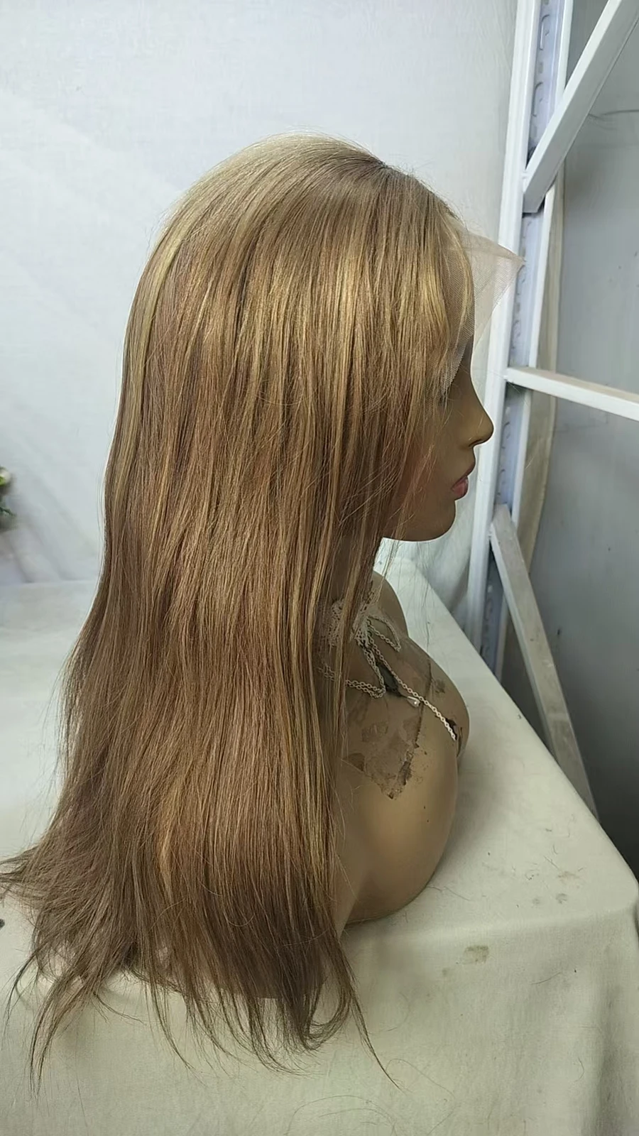 

18 Inch Ash Blonde Highlight Straight Lace Front Wigs 180%