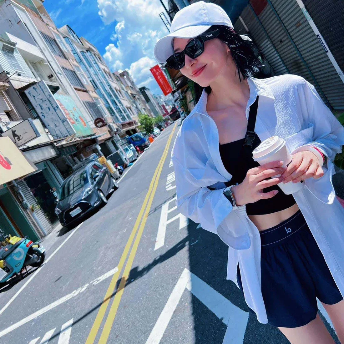 Celana Pendek Atletik Wanita Celana Pendek Yoga Sejuk Cepat Kering Celana Lari Kasual Celana Pendek Anti-kilau Perasaan Telanjang Musim Panas