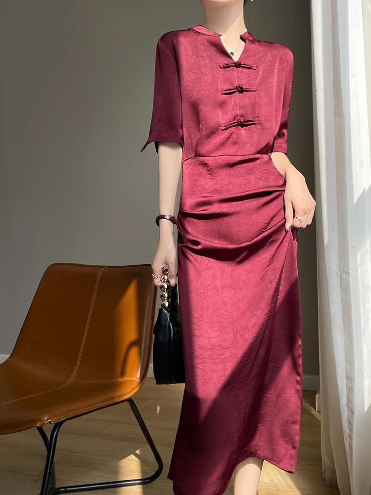 

Новый китайский стиль: Элегантный комплект с V-образным вырезом, вышивкой пуговицами и цветочным принтом в стиле ретро. Модная женская одежда.